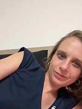 Nackt – video af Chantalee cam-model