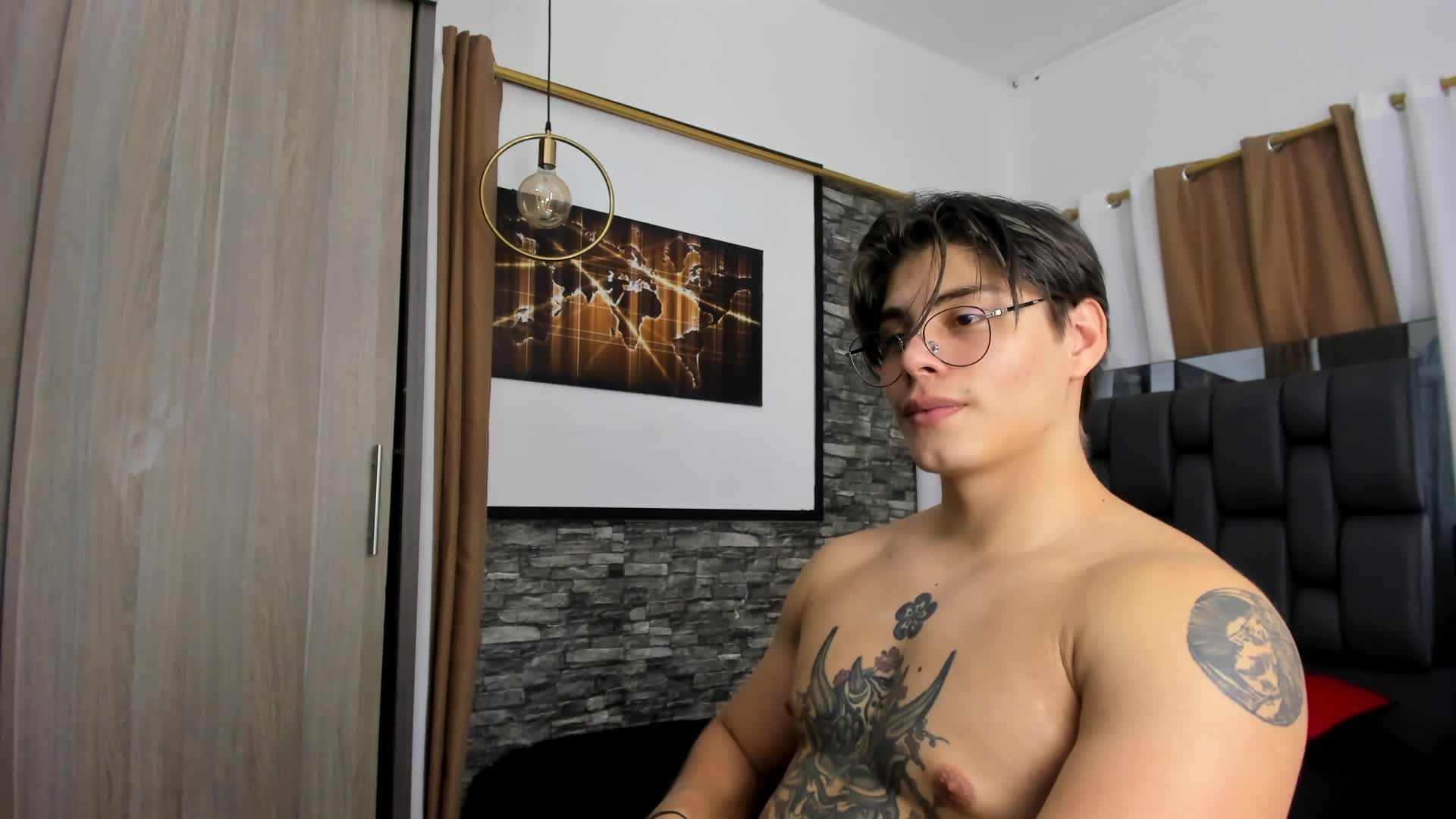 licking my pits and spreading my ass – video od webkamerové modelky Giordano_Russo