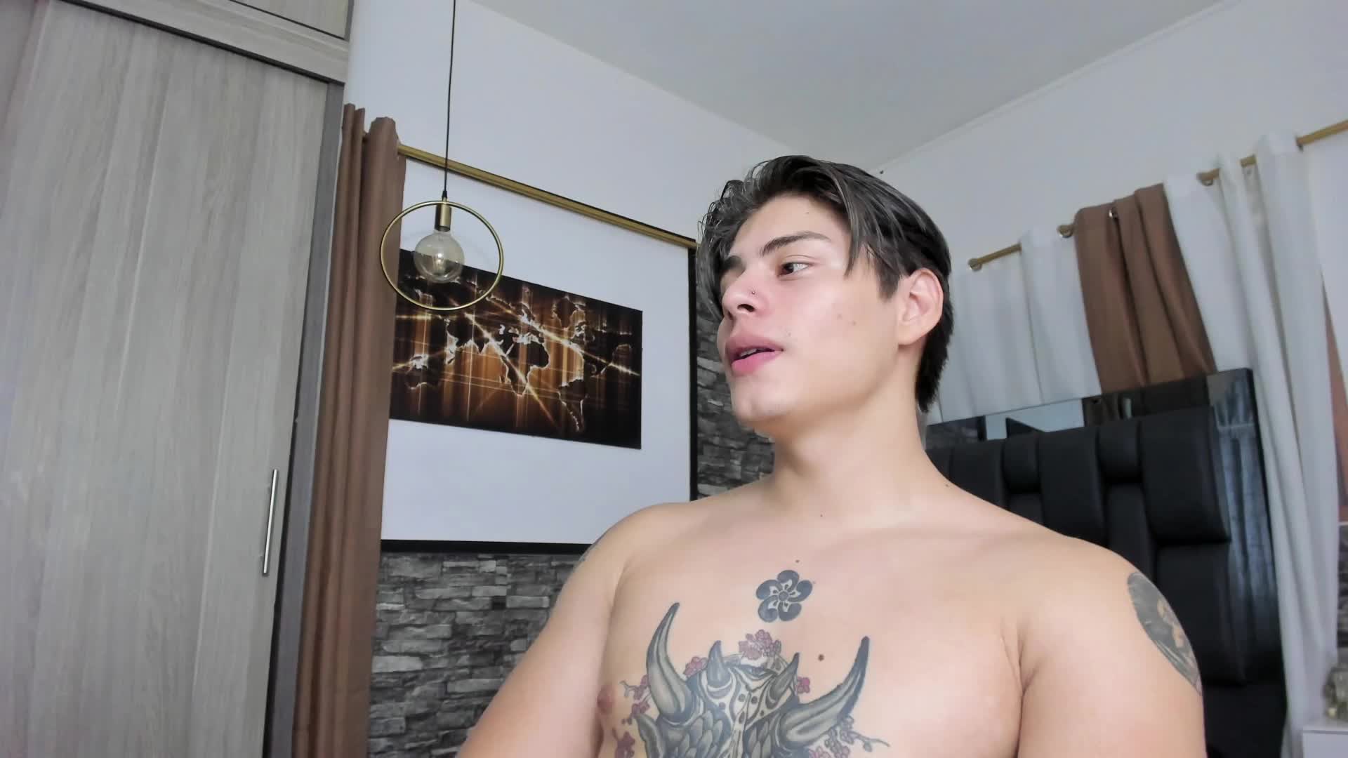 cumming with my legs open – video od webkamerové modelky Giordano_Russo