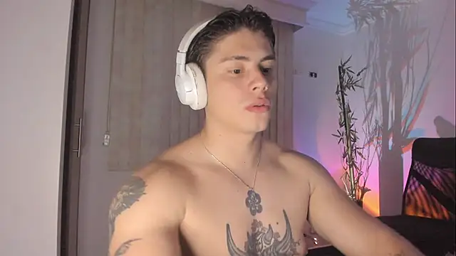 face of pleasure 🤤 – video od webkamerové modelky Giordano_Russo