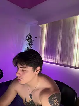 sucking thinking of u – video od webkamerové modelky Giordano_Russo