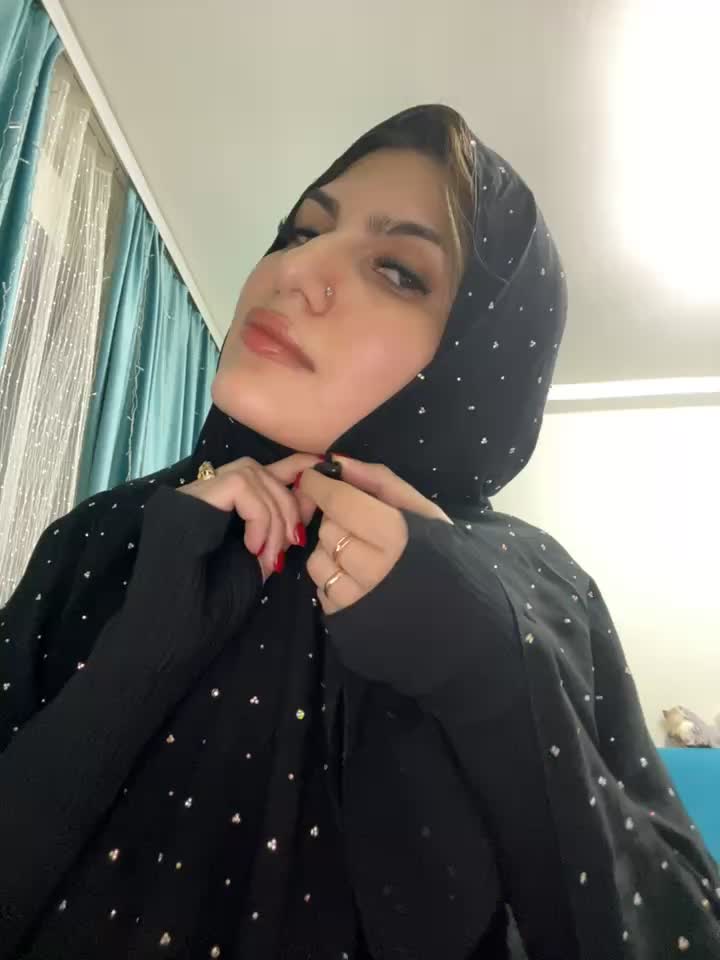 Private Show: belly dance and fingering my pussy in tights - video di GumusGuray modella di cam
