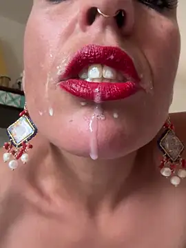 private show: drink all my liquids - spit and breastmilk from my mouth! - video by emprexkala cam model