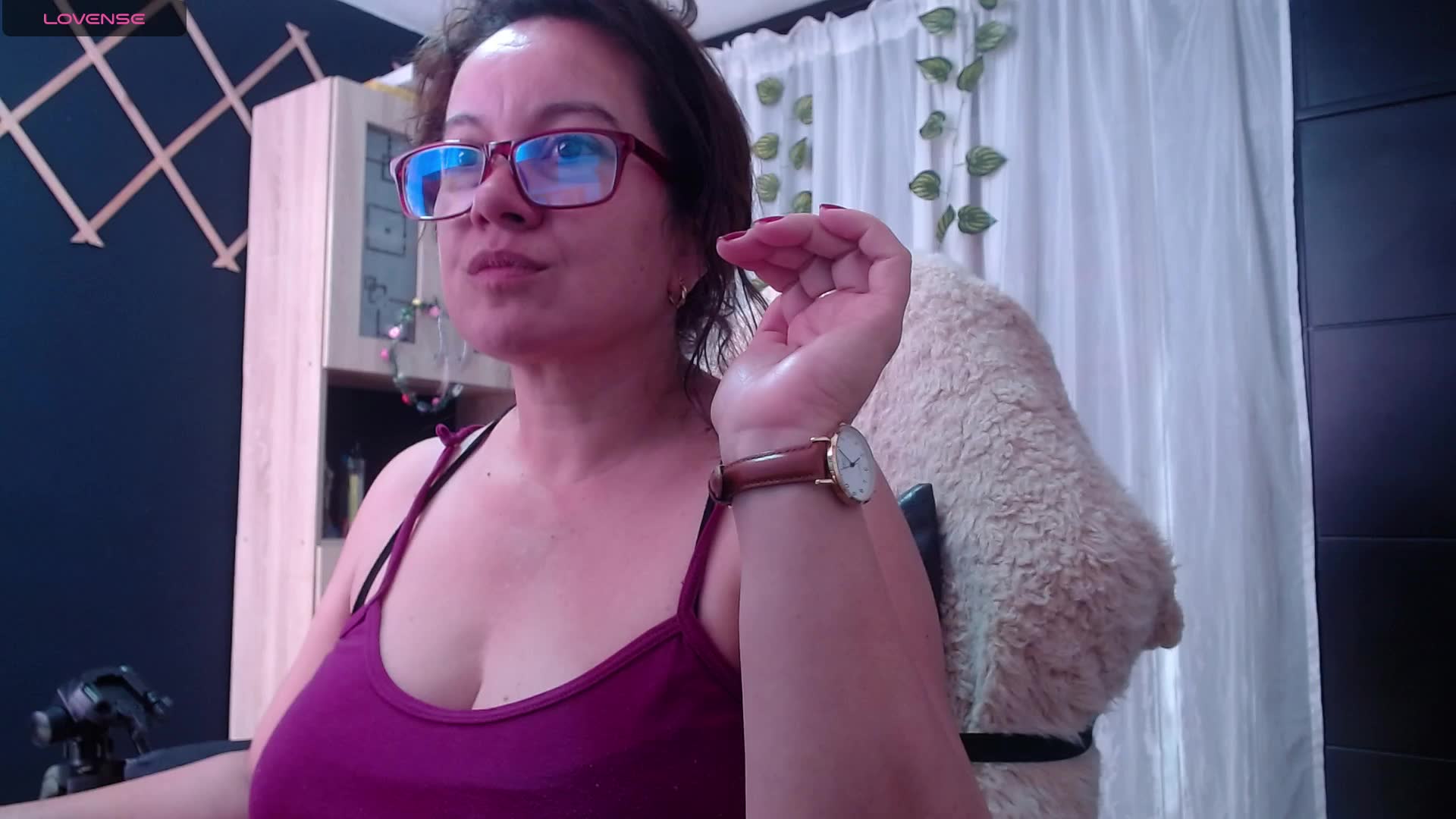 Dildo Grande in my throat - video by Sonialorens_ cam model