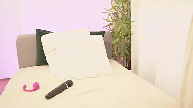 [2 Oct 14:58] Spy Show - video di Luna_Riva modella di cam