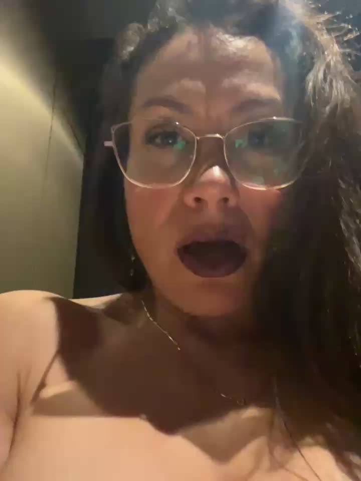 Private Show dildo in pussy so horny in wc mall - 視頻由 angelitasexy81 主播提供