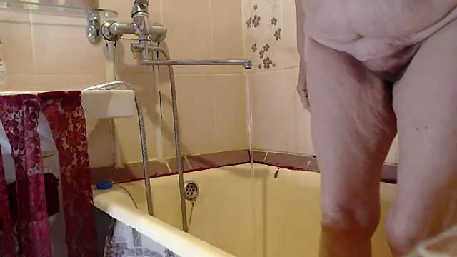 playing with a cat in the shower - Vídeo de Anabelldestiny, modelo de vídeos