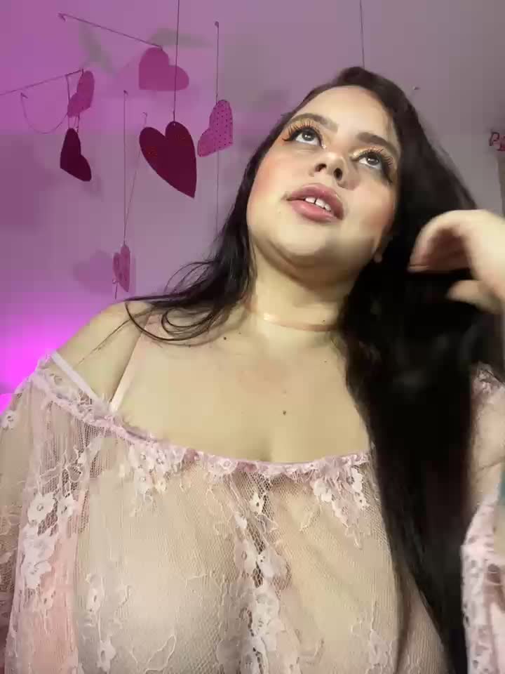 Spit on boobs and lick - Vídeo de Melhope, modelo de vídeos