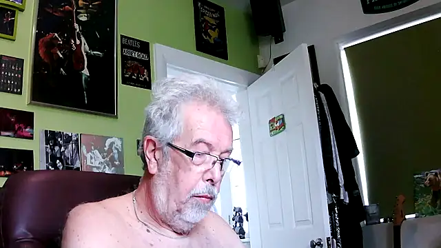 [14 Mar 13:40] Private Show - dirtyharry2022 캠 모델의 동영상