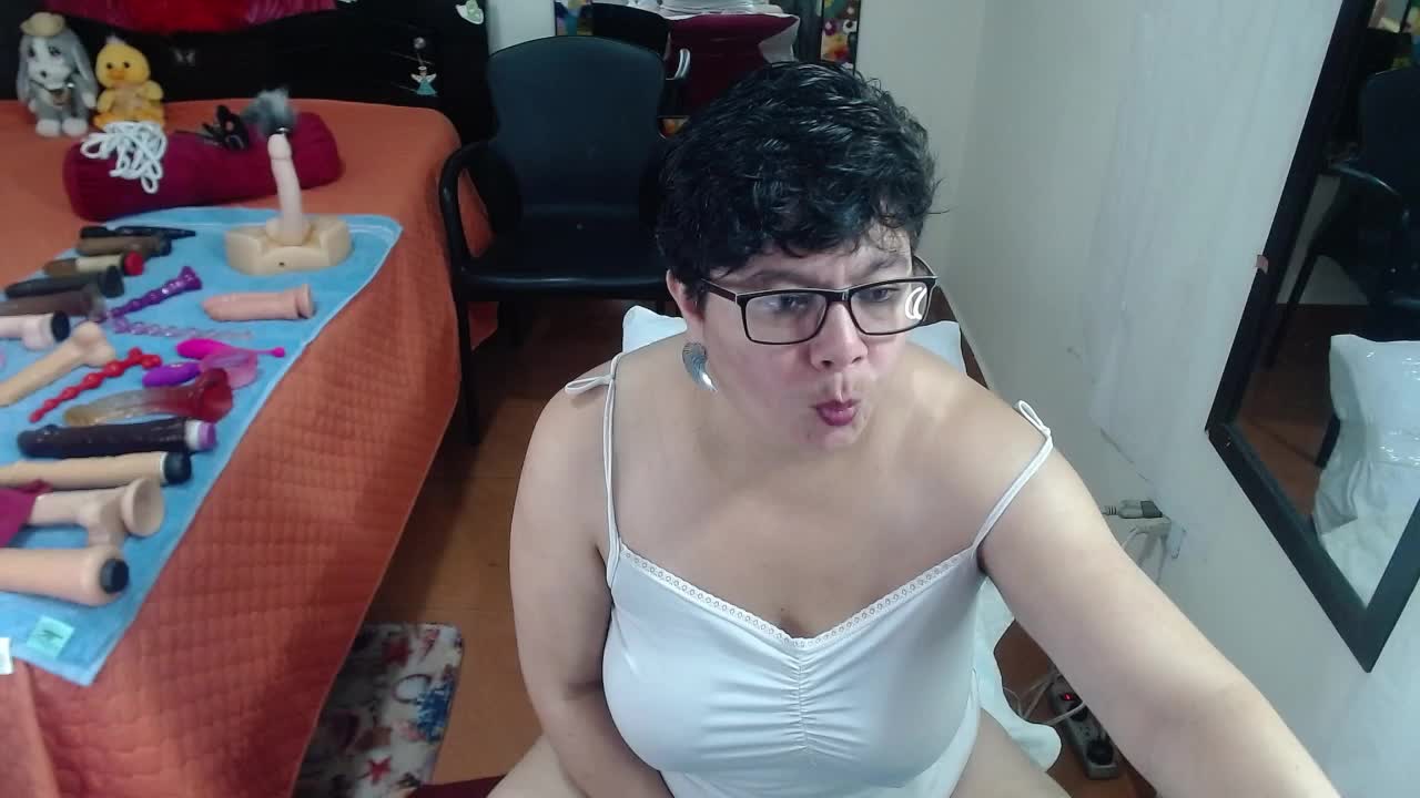 Vivronations and double penetration - video by angelitolove727 cam model