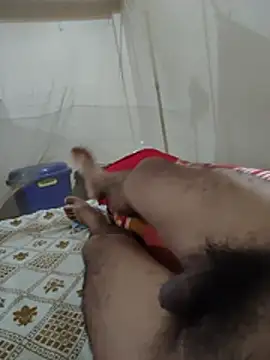 [2 Jun 00:05] Private Show Thick Cumshot in the air only for Feet lover's