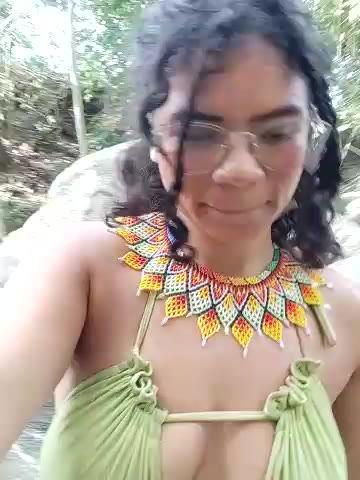 Naughty on river－カメラキャストのSimone_Millerの動画