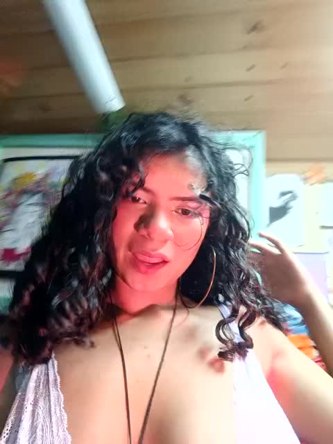 petie bitch－カメラキャストのSimone_Millerの動画