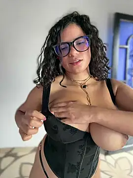 Tits bouncing 😈
