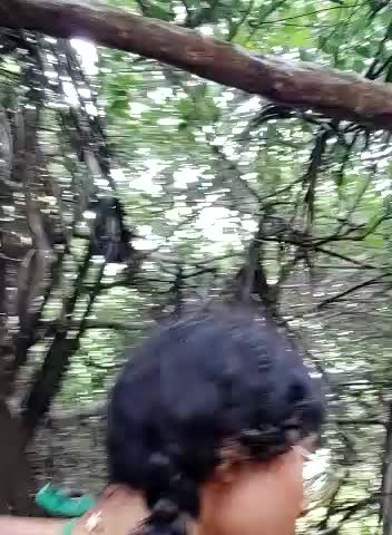 Horny slut in public－カメラキャストのSimone_Millerの動画