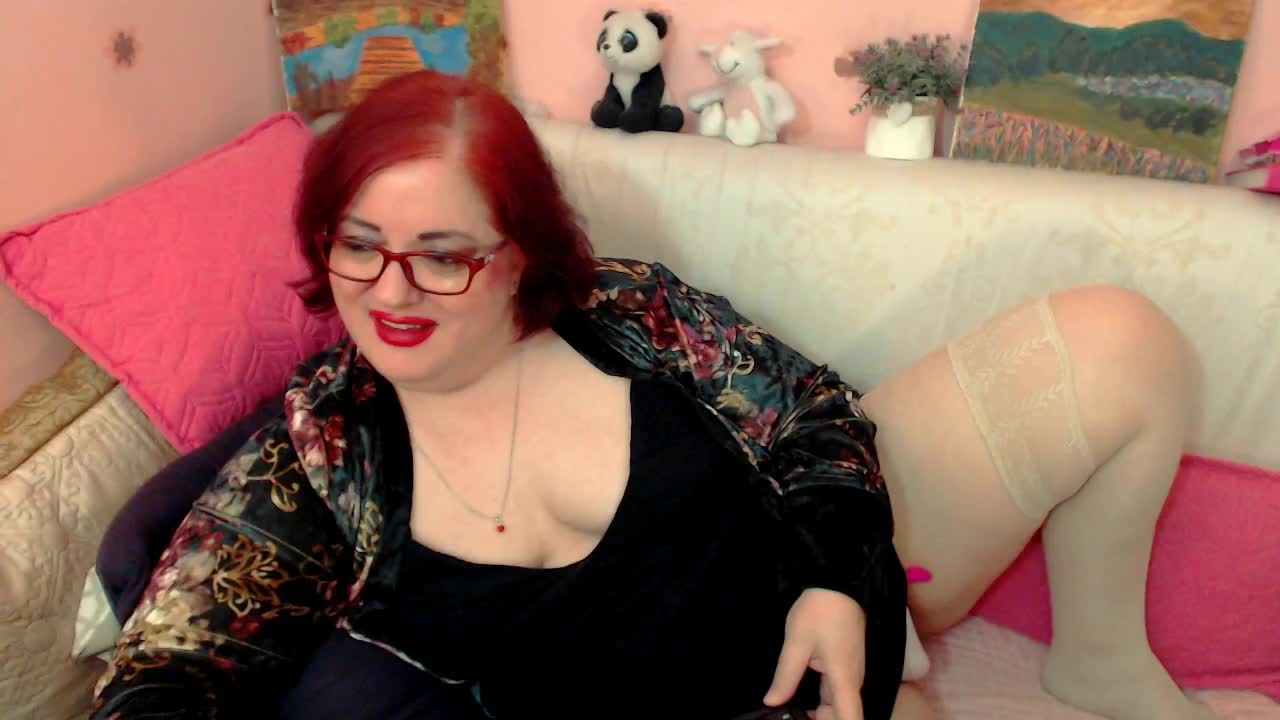 Private Show, changing bra, fingering wet hairy pussy - Vídeo de SeductiveLadyBBW
