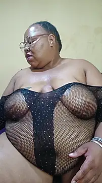 Let me suck ur dick and cum hard - video by XCHOCOLOVEBBW69 cam model