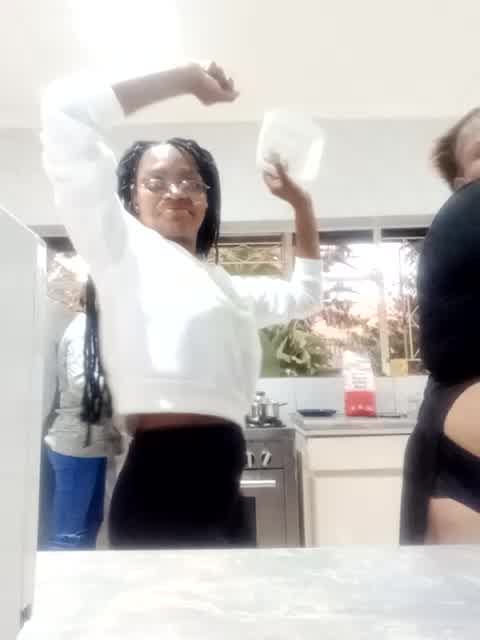 crezy show with the girls - video by XSEXYBBW69X cam model