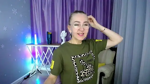 open ass - video by queen_a_n_i cam model