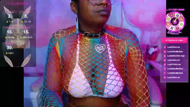 Mistrix Pix striptease - video by Pixiebob25 cam model