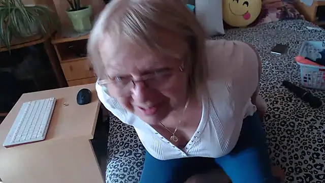 Private Show doggy－カメラキャストのDorinaの動画