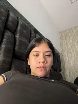 DOMI INSIDE PUSSY!! - vídeo de la modelo de cam Alhanna_