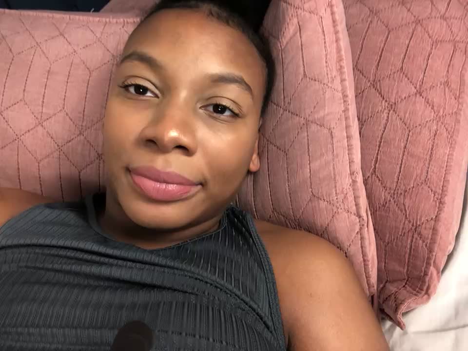 Flexible pussy - video by EatSweetMolly cam model