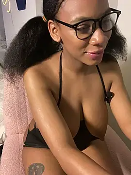 milkshow and playing with fat pussy - video by EatSweetMolly cam model
