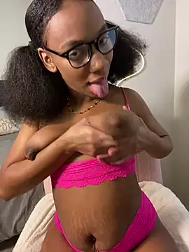 SUCKING MY TITS MAKES ME DROOL MILK - video by EatSweetMolly cam model