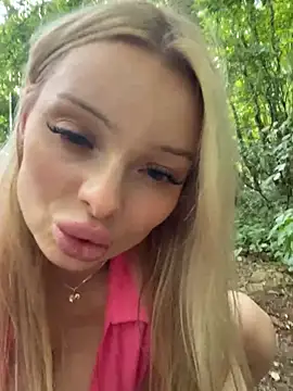 Squirt bois - video by HannaXLove cam model