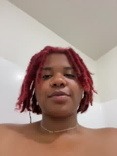 Private Show : in the shower playing w my clit up close and showing off my body plus talking - clip cu HEARTBREAKBRE