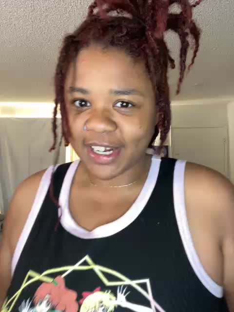 private show : flirting , showing of my body and nipple sucking - clip cu HEARTBREAKBRE