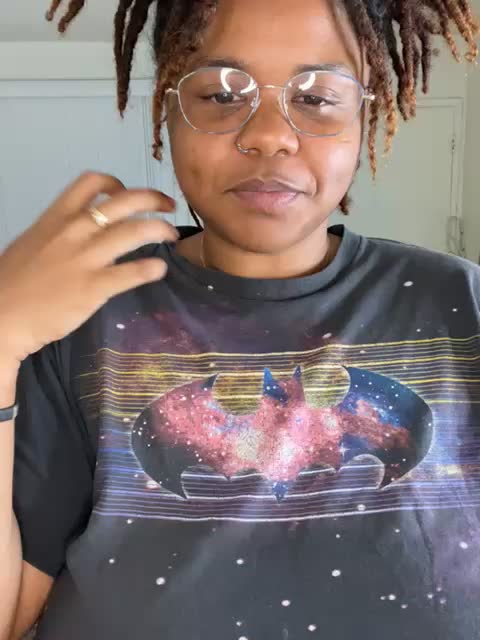 Private show ! I rub pineapples on my titties - clip cu HEARTBREAKBRE