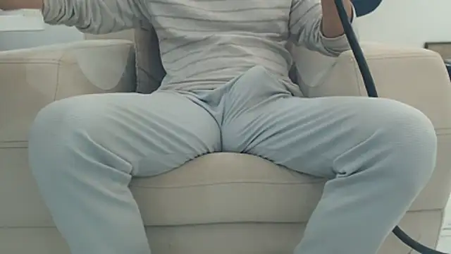 SURPRISE - video by masterxmonster cam model