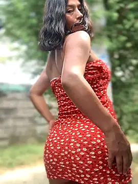 [30 Sep 10:01] Public Show - video di sexi_noemi modella di cam