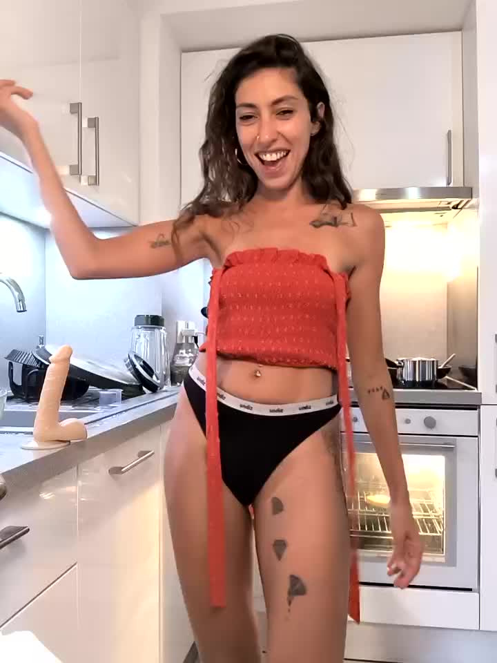 Striptease plug anal blowjob et levrette gode pussy 😈 Private Show - فيديو من Amani_thewolf موديل الكام