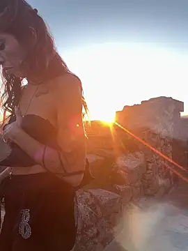 SQUIRT EXHIB URBEX 💦🌳☀️🧜🏽‍♀️ [23 Feb 18:20] Public Show - video by Lalla-Amani cam model