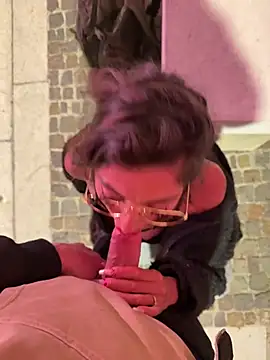 Je suce Mr Inama dans la rue 🍆👅💦🚦⚠️ - video van Lalla_Amani cam-model
