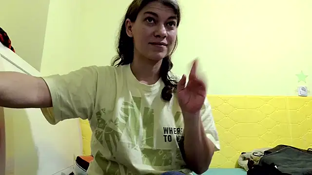 strong hairy body tease - video by MercyLove cam model