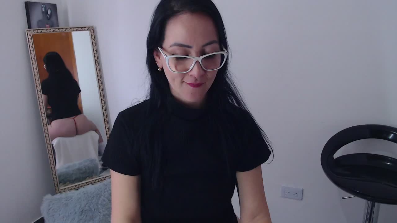 nude - فيديو من kiara_bermont