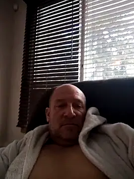 [11 Dec 16:05] Public Show - clip cu joeZ28rX7 model videochat