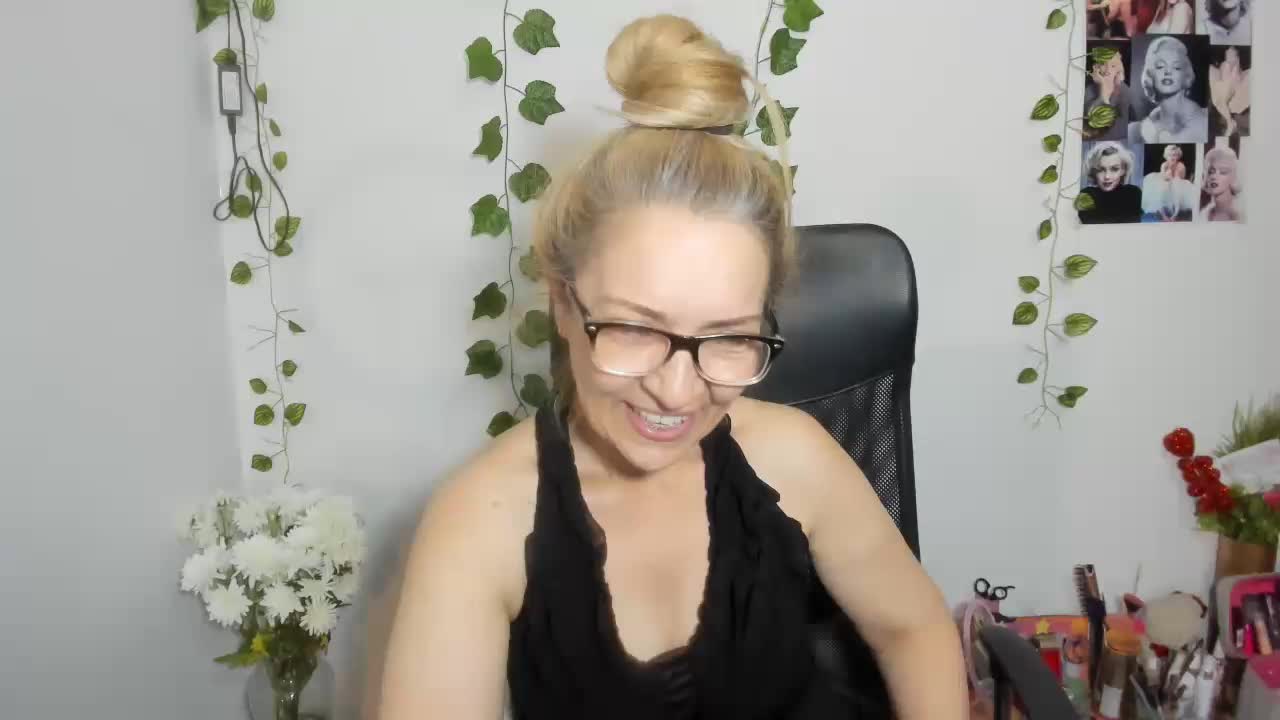 [27 Jan 06:00]  Only noises , mouth-ass - video by D-yanamilf cam model