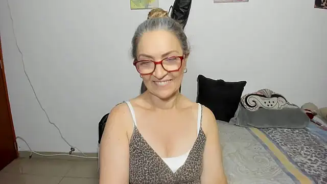 [22 Aug 21:08] Pvt pretty woman - video by D-yanamilf cam model