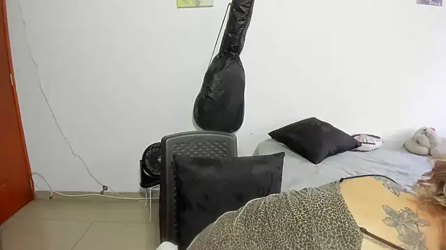 [31 Aug 17:31] suck and pussy - video by D-yanamilf cam model