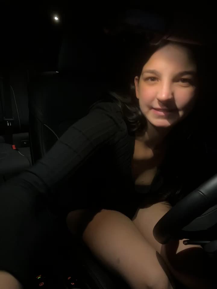 Doggy in Car 💦 - video by DoriDelux66 cam model