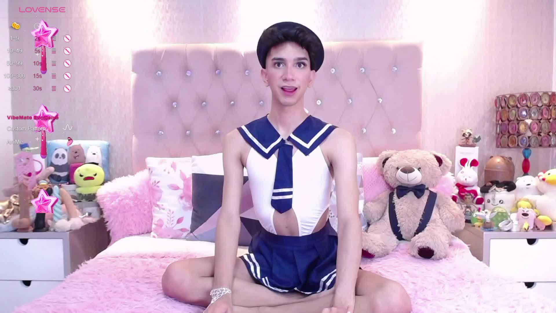 They made this little sailor hot for more than 1 hour. A good and hot load, very much cum