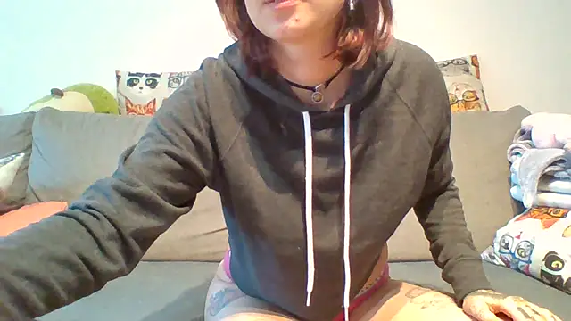 Feltett lábbal punci ujjazás, lush rezgés közben– _Viktoria_69 kameramodell videója