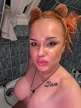 [22 Nov 21:19] Public Show - video by PennyPrincess cam model