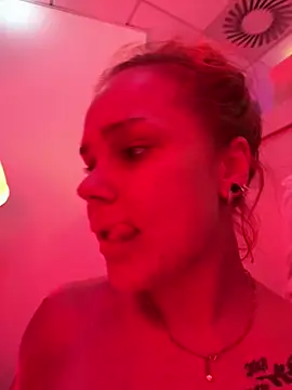 [2 Dec 18:03] Public Show - video by PennyPrincess cam model