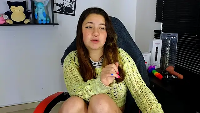 deep throat very close up - video by ann_bronw cam model